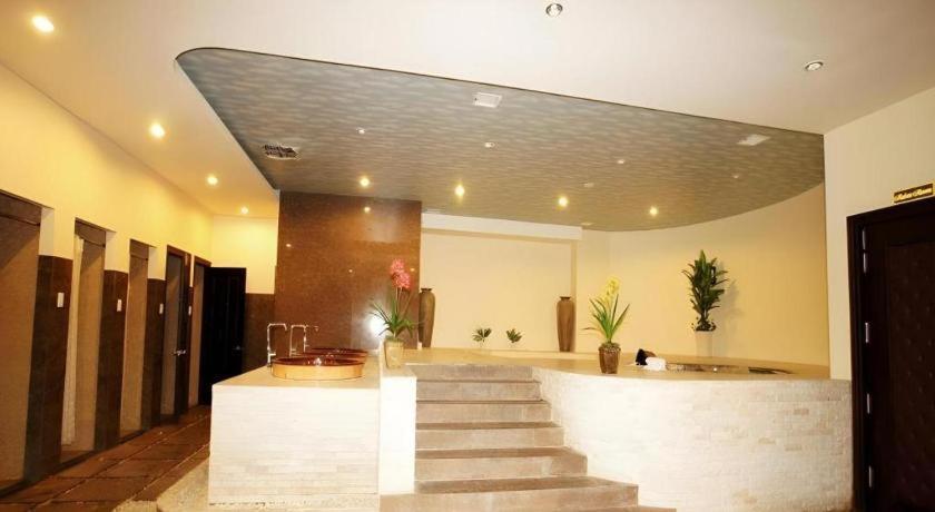 Kaya Hotel Tuy Hòa Exterior foto